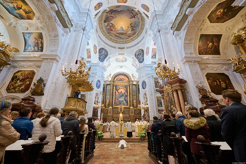 Erzbischof Josef Grünwidl weihte Dominikaner zum Priester
